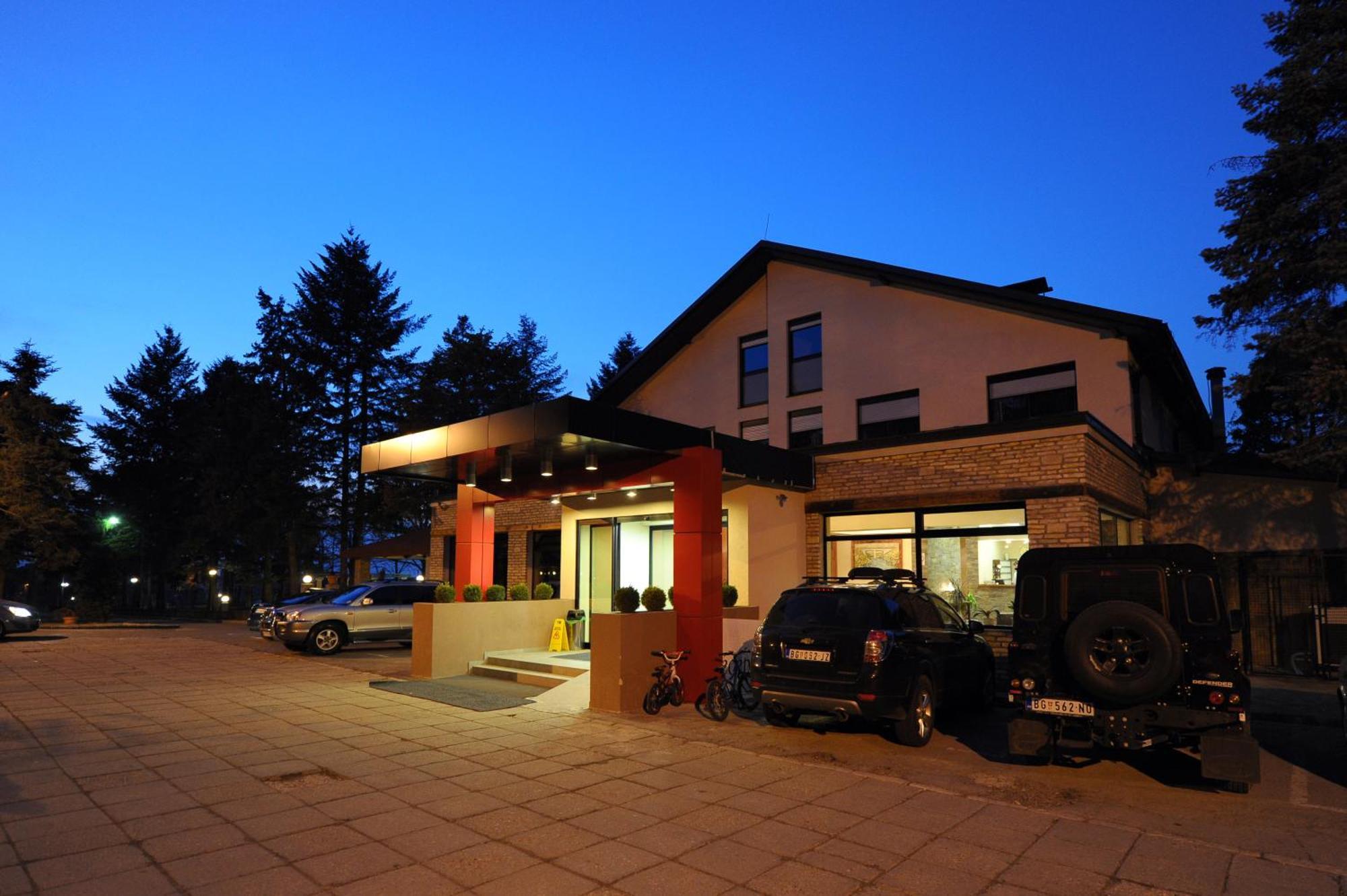 Hotel 1000 Ruza Belgrade Exterior photo